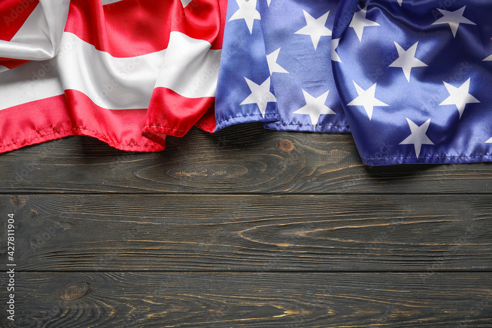 Obraz premium USA flag on dark wooden background