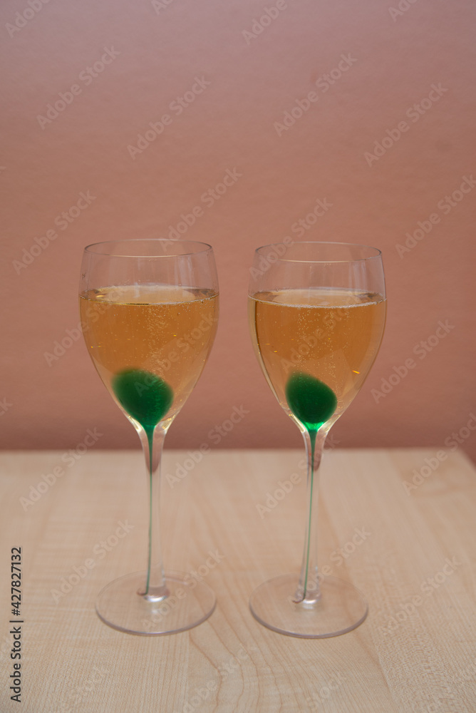 Wine glasses with unusual decor
Wine glasses with unusual decor
