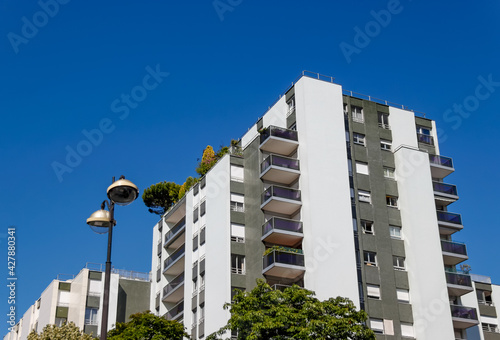 Immeuble moderne à Paris 