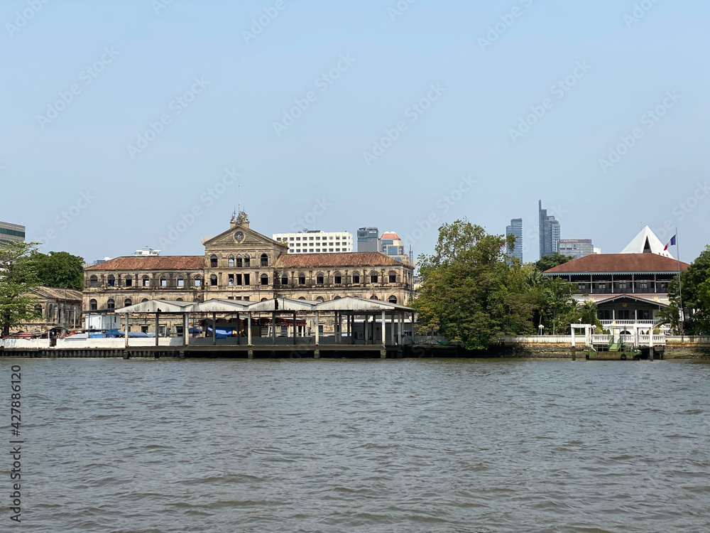 Naklejka premium Bangkok city riverside views