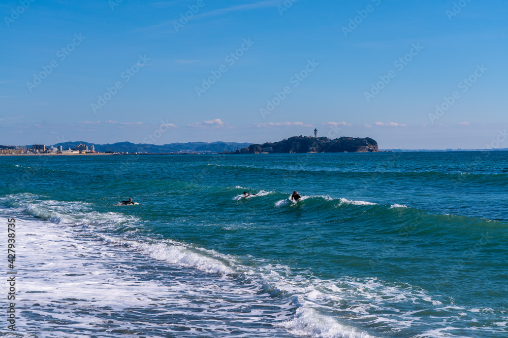 Fototapeta premium 茅ヶ崎海岸からの江ノ島の風景