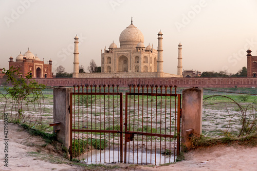 views of the taj mahal
