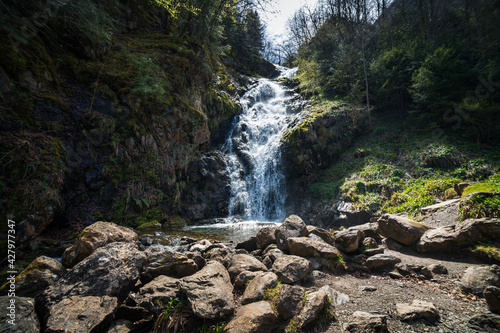 Cascade de Léziou dans le parc naturel régional des Pyrénées Ariégeoises