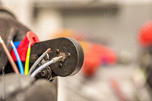 Bilde på lerret Wire crimping tool