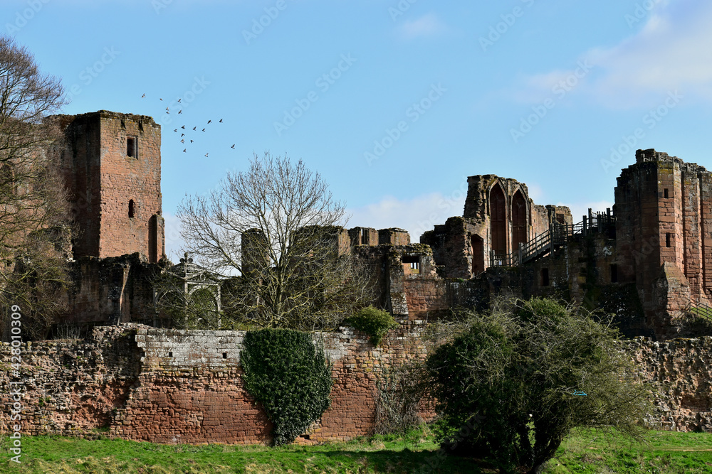 Landscape with the ruins of Kenilworth castle and walls, Kenilworth, England, UK