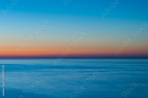 Zach  d s  o  ca nad morzem Ba  tyckim  Brzask na horyzoncie   Sunset on the Baltic Sea  Dawn on the horizon