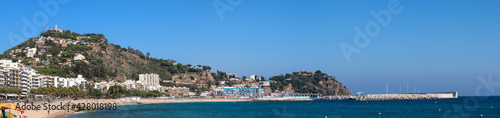 Espagne - Costa Brava - Panorama sur Blanes, sa plage, son chateau © Marytog