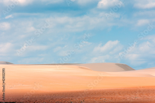 Deserto com areia rosada