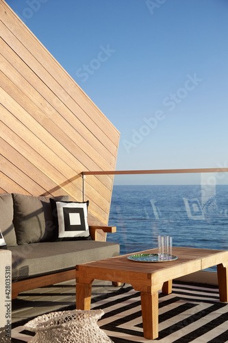 Great terrace in beautiful Malibu © Daniel