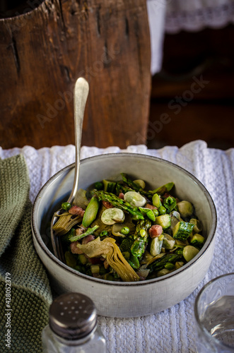 Vignarola ( traditional vegetable stew) photo