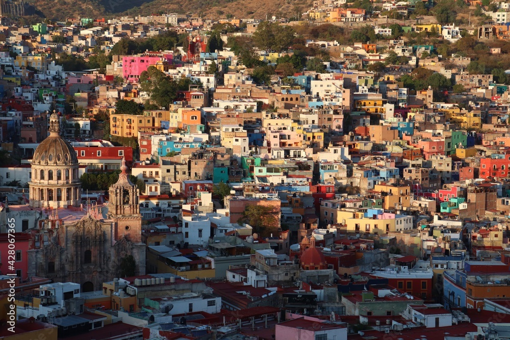Vista de la colorida ciudad de Guanajuato en México