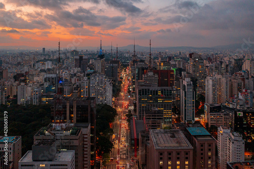 Avenida Paulista fim de tarde photo