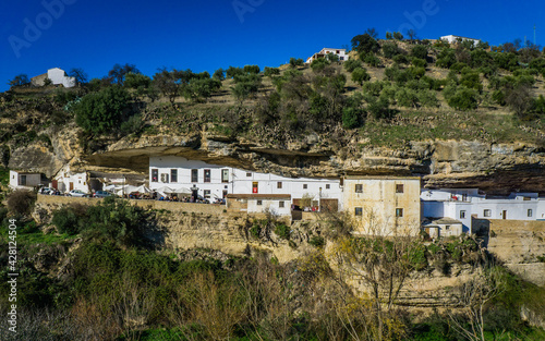 the cliff dwellings (troglodyte houses) that made Setenil de las Bodegas a very famous white village (pubelo blanco) of Andalusia (Spain)