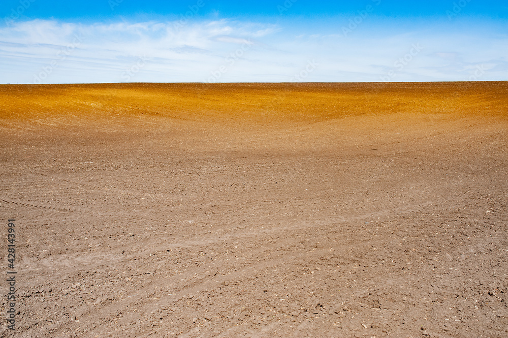 Arable land is the land under temporary agricultural crops capable of being ploughed and used to grow crops. Arable land is the land under temporary agricultural crops capable of being ploughed and used to grow crops.