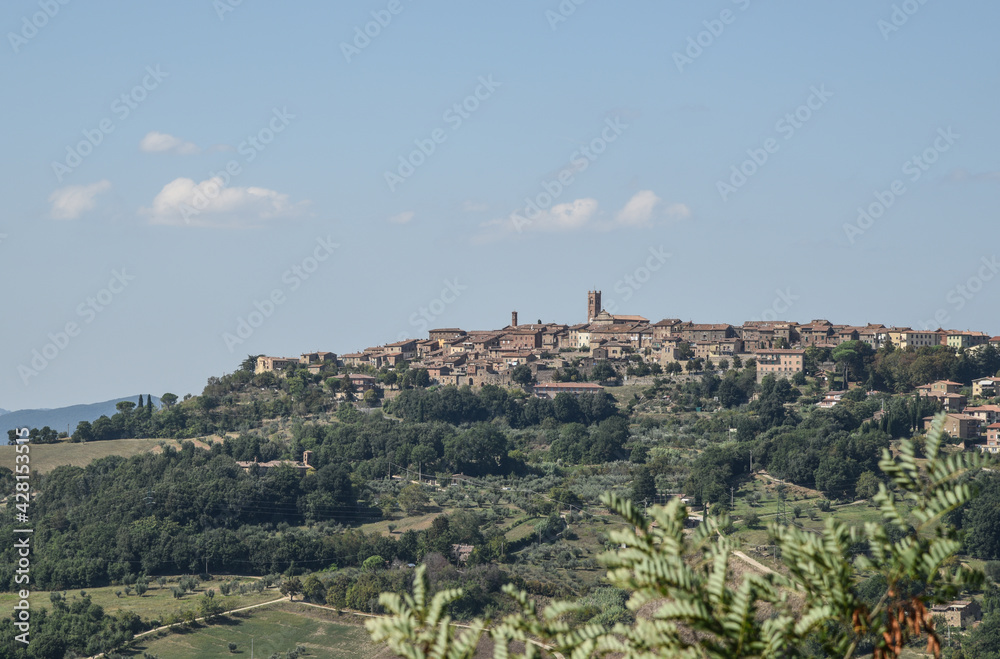 Panoramica del paesino di Radicondoli in provincia di Siena