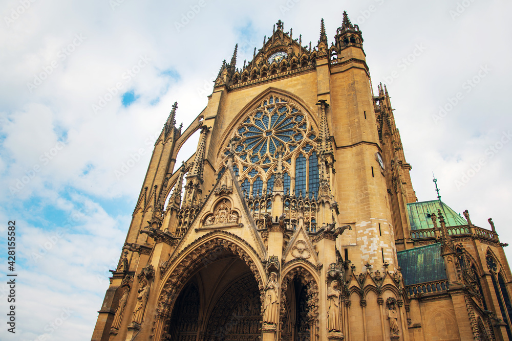 Obraz premium Traditional Cathedral building in Metz, France