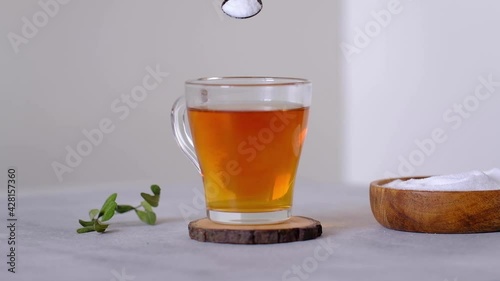 Video how to add a natural sweetener to a cup of tea. Erythritol photo