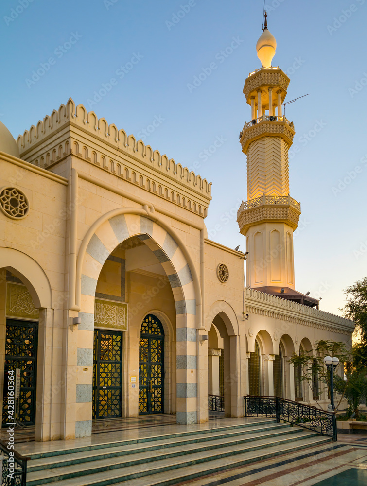 Fototapeta premium Jordan, Central Mosque, Aqaba
