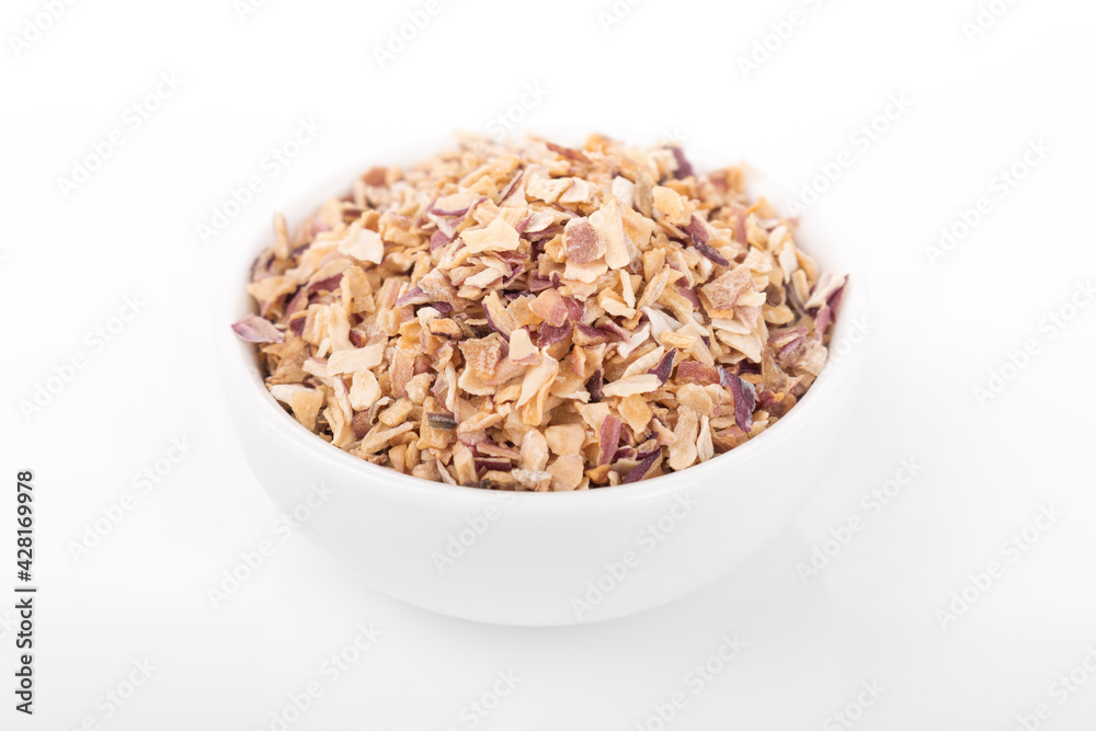 chopped scallion. chopped scallion in white bowl on white background. chopped scallion, dried Shallots Flakes, dry onion, onion flakes chopped scallion. chopped scallion in white bowl on white background. chopped scallion, dried Shallots Flakes, dry onion, onion flakes