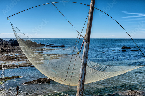 Fischernetz an der Küste der Bretagne