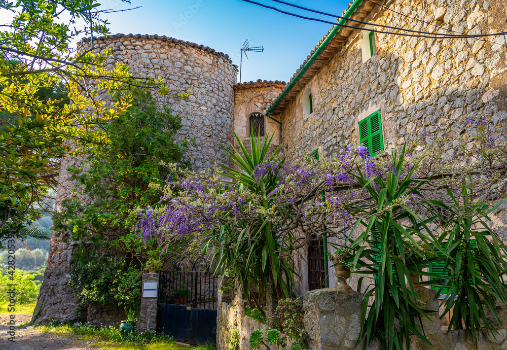 Wanderung auf dem wunderschönen Mallorca zwischen Port de Soller und Fornalutx - alte Wege, Dörfer und Fincas