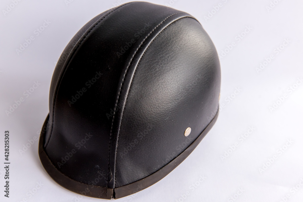 Obraz premium Retro aviator leather pilot helmet. Vintage object.