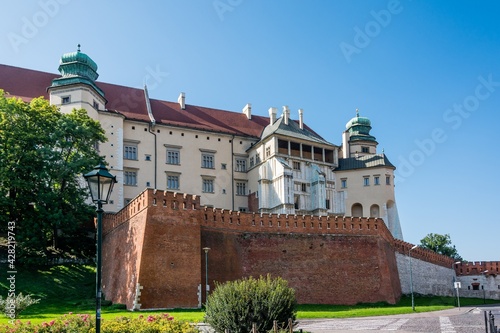 Obraz na płótnie wawel od strony miasta w salonie