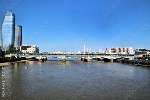A view of the River Thames in London © Simon Edge