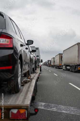 Obraz na płótnie Stau auf der Autobahn - dem Korridor des Lebens - Zugang zum Verletzten w salonie