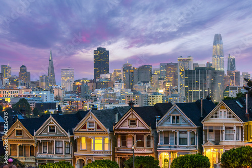 Schilderij op canvas San Francisco evening skyline looking from Alamo Square