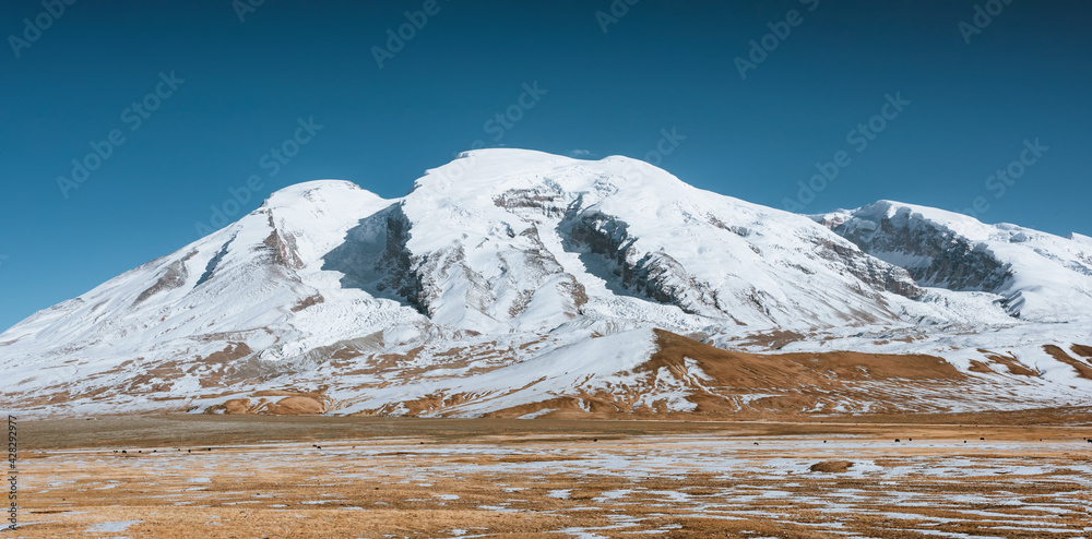 Ταπετσαρία Aerial photography of the natural scenery of Muztagh Ata in Xinjiang, China