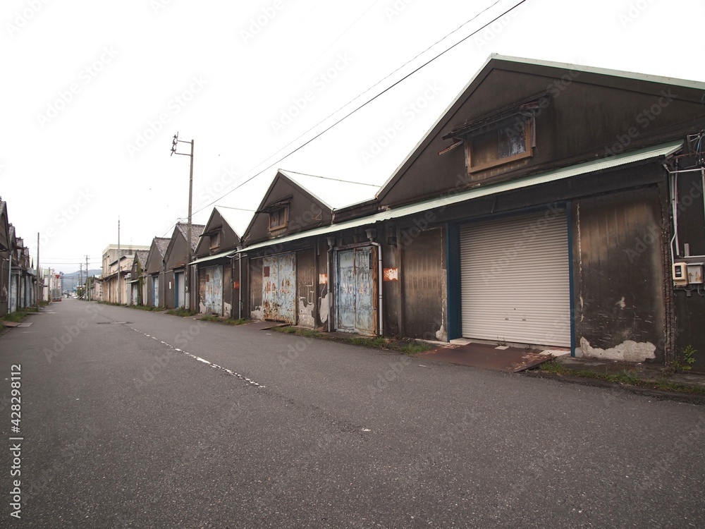 ＜静岡 清水＞シャッターの閉まった倉庫街