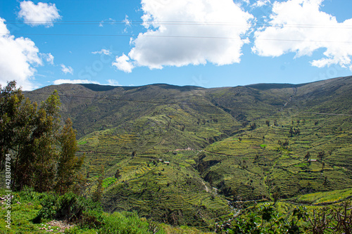 Andes peruanos, Huancavelica Perú. Montañas verdes.