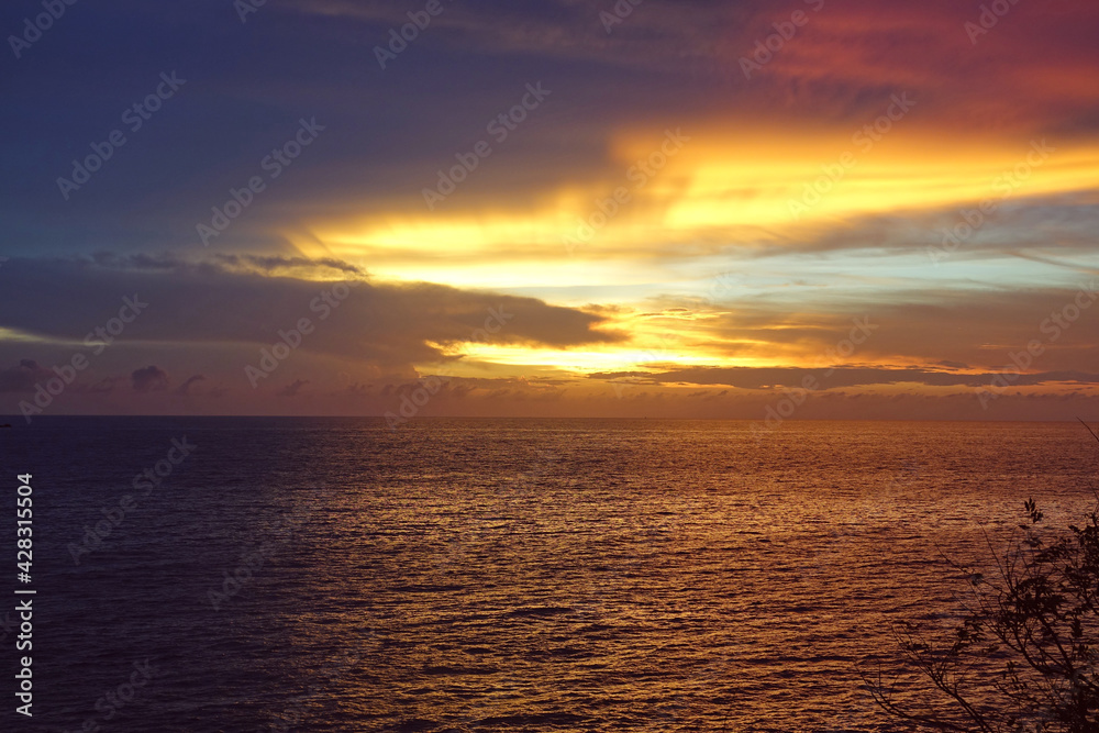 Fototapeta premium Beautiful sunrise on the sea 