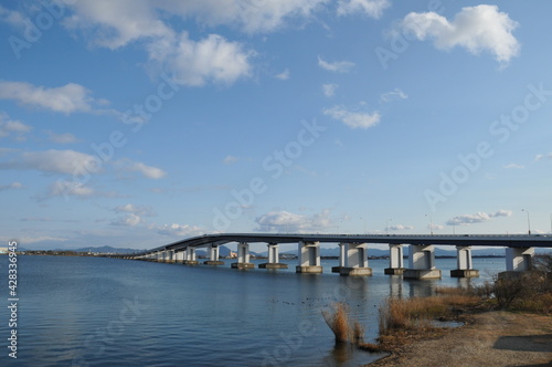 Wallpaper Mural 坂道のある橋 Torontodigital.ca