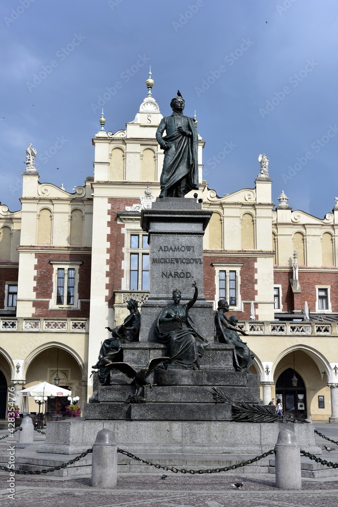 pomnik Adama Mickiewicza, Kraków, Rynek Główny, zabytki, - obrazy, fototapety, plakaty 