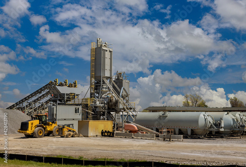 Valokuva Sand Making Plant in crushing factory, machines and equipment for crushing, grinding stone bulk materials