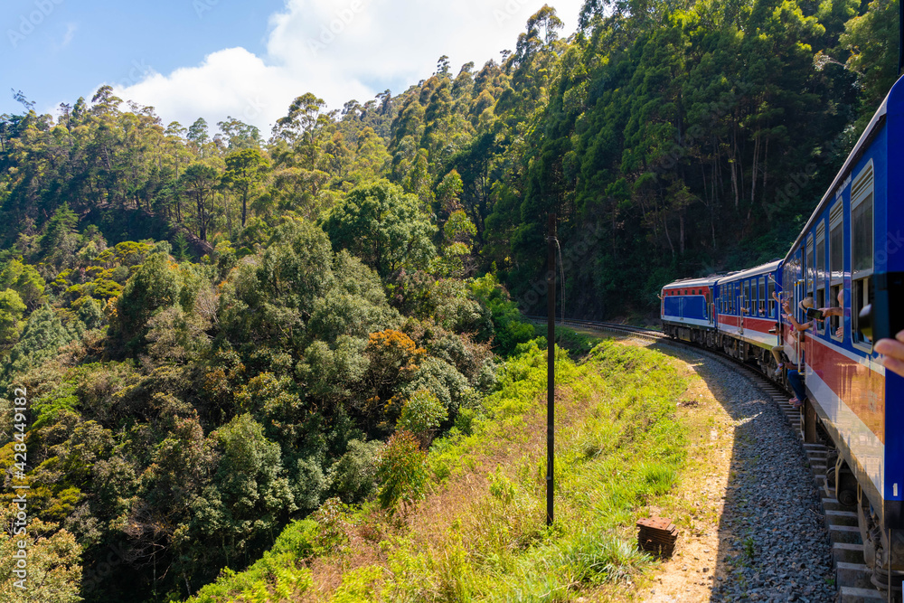 Bahnfahrt von Nuwara Eliya Nanuoya nach Ella die wohl schönste