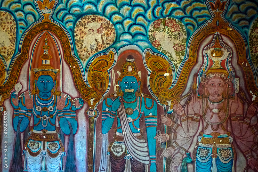 Fototapeta premium Mulkirigala, Sri Lanka, Asia, 02.07.2014: Wall paintings inside the Mulkirigala temple