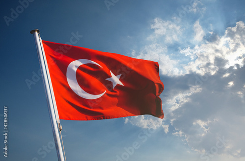 Canvas-taulu turkish flag against sky