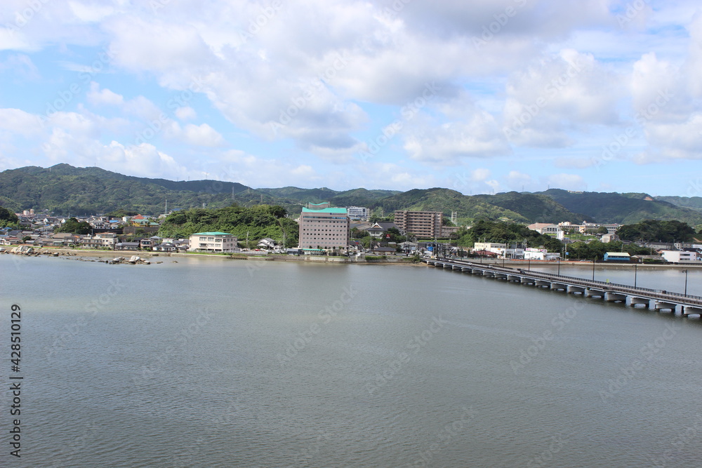 海と街 海と街