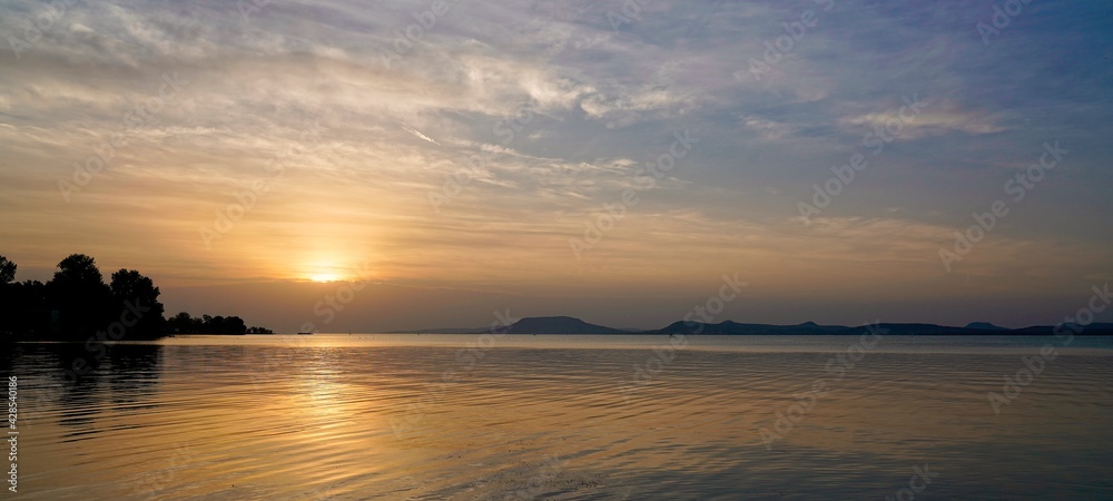 Naklejka premium Sunset