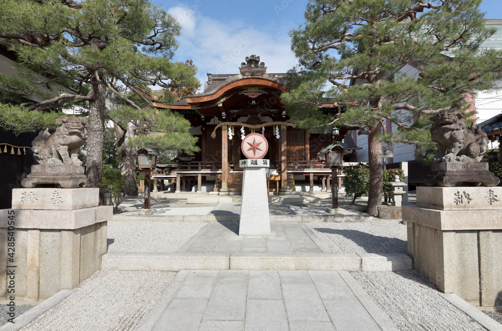 大将軍八神社　拝殿と本殿　京都市上京区
