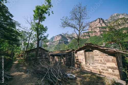 Dwelling in Taihang Grand Canyon, China photo