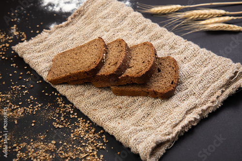 Foto Very good and opetitic Borodino bread