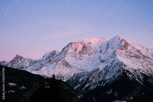 Crépuscule sur le Mont Blanc, France