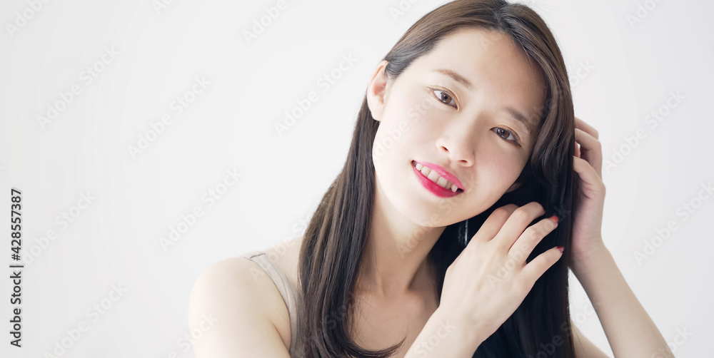 女性のヘアケアイメージ 女性のヘアケアイメージ