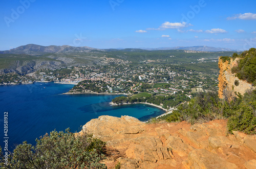 Fototapeta Naklejka Na Ścianę i Meble -  Stunning panoramic view from cliff Cap Canaille towards the bay of the town Cassis in Provence-Alpes-Côte d'Azur, France, Calanque coast