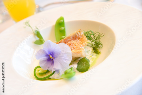 フレンチの魚料理