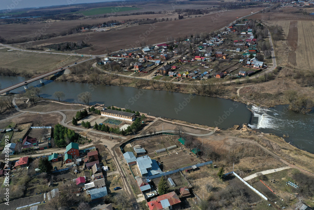 a panoramic view of the city center of the church and buildings of the ancient city of Zaraysk filmed from a drone 